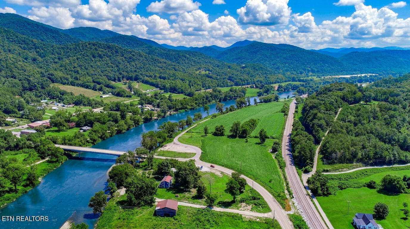 151 Highway 107 Del Rio, TN 37727 - Photo 8 of 41 8ai