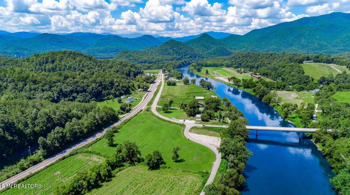 151 Highway 107 Del Rio, TN 37727 - Photo 10 of 41 10ai