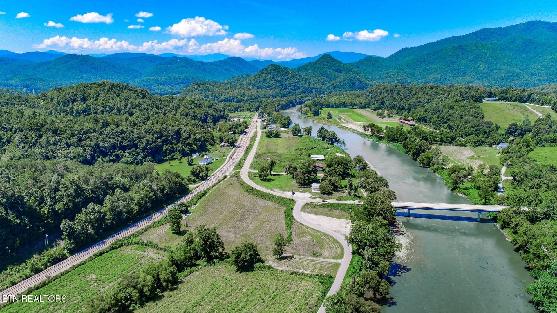 151 Highway 107 Del Rio, TN 37727 - Photo 10 of 41 10