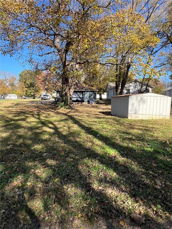 1013 West 2nd Street Pittsburg, KS 66762 - Photo 4 of 11