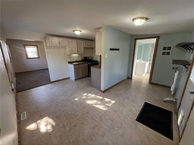 $89,900 | 1013 West 2nd Street, Pittsburg, KS 66762