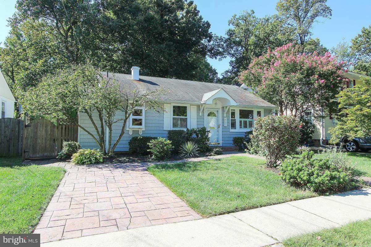6406 Stoneham Road Bethesda, MD 20817 - Photo 2 of 29 Exterior (Front)