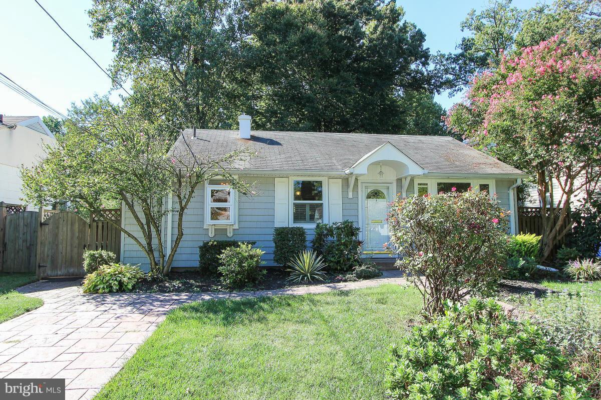 6406 Stoneham Road Bethesda, MD 20817 - Photo 3 of 29 Exterior (Front)