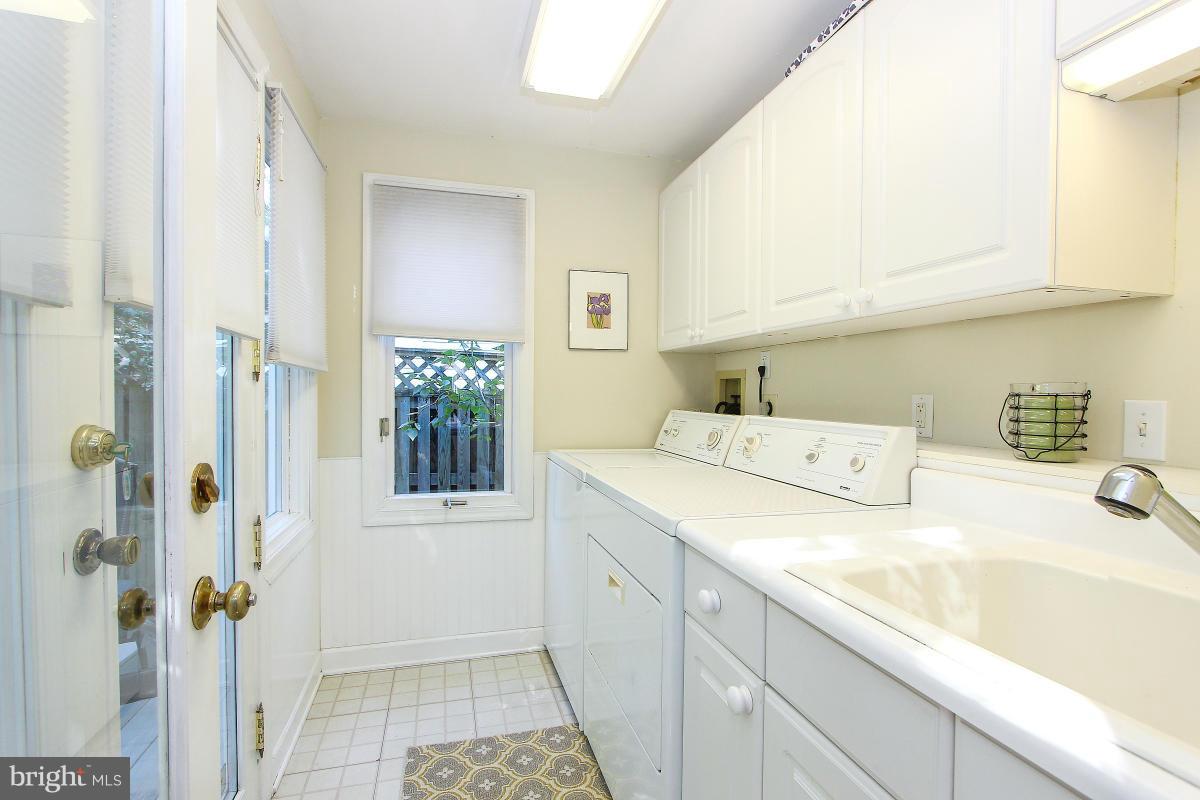 6406 Stoneham Road Bethesda, MD 20817 - Photo 23 of 29 Interior (General)
