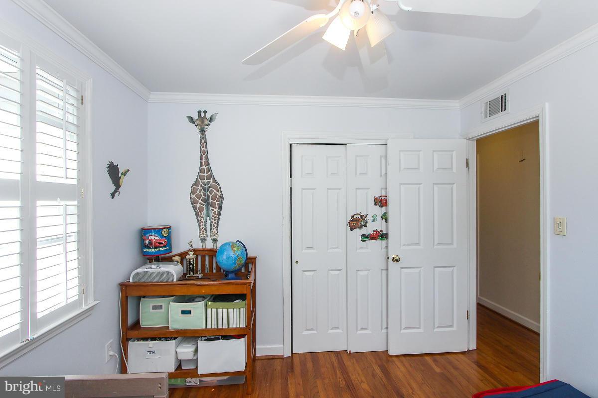 6406 Stoneham Road Bethesda, MD 20817 - Photo 25 of 29 Bedroom