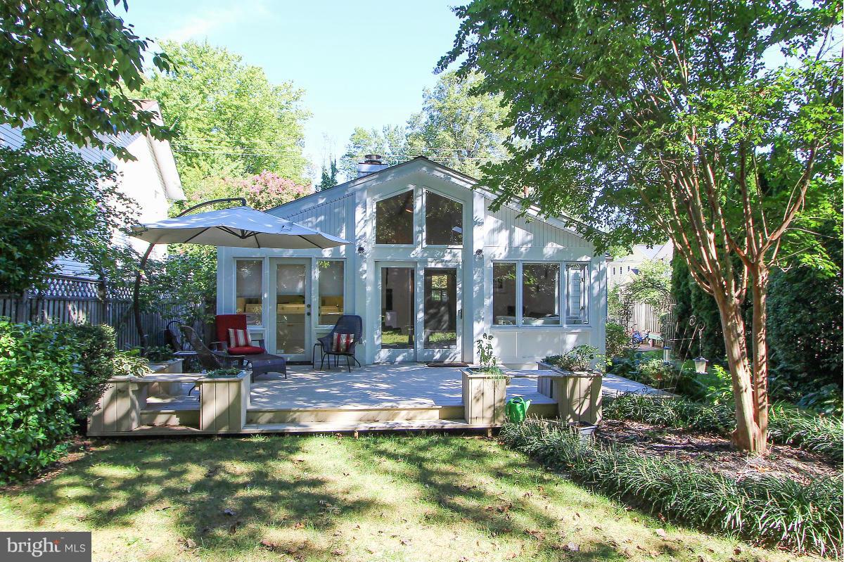 6406 Stoneham Road Bethesda, MD 20817 - Photo 29 of 29 Exterior (Rear)