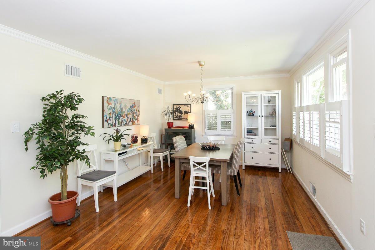 6406 Stoneham Road Bethesda, MD 20817 - Photo 5 of 29 Dining Room