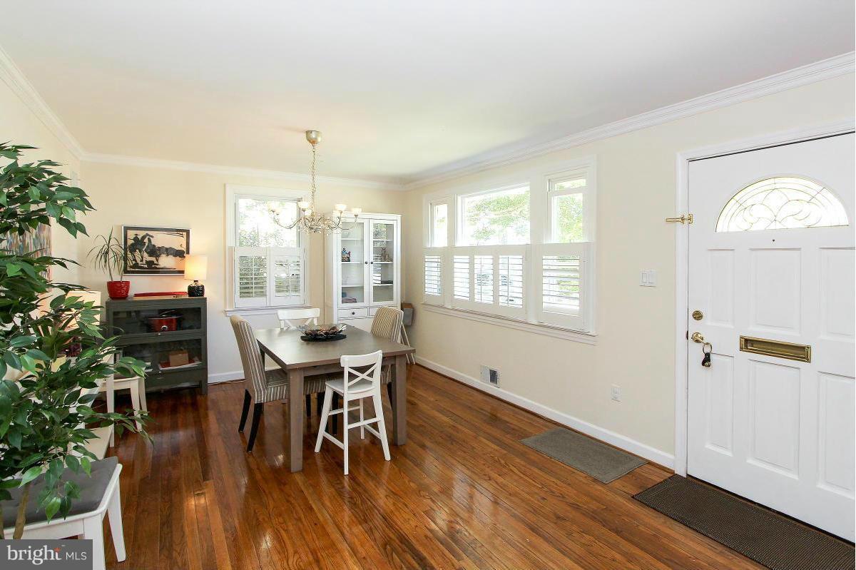 6406 Stoneham Road Bethesda, MD 20817 - Photo 6 of 29 Dining Room