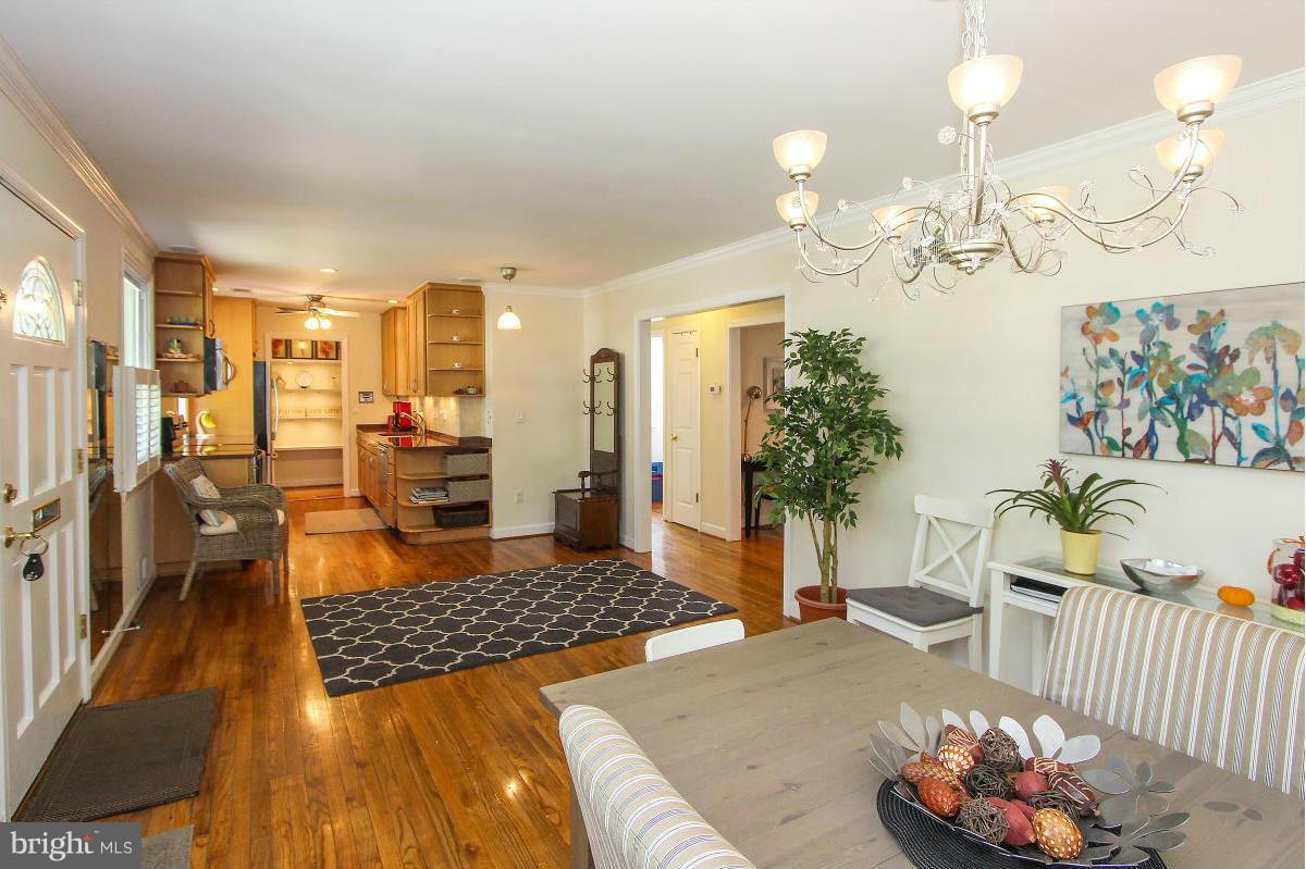 6406 Stoneham Road Bethesda, MD 20817 - Photo 7 of 29 Interior (General)