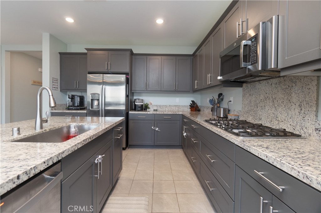 561 Yukon Road Rialto, CA 92377 - Photo 7 of 50 Gallery Image 7