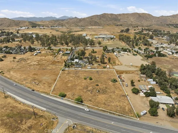 $525,000 | 25605 Highway 74, Perris, CA 92570