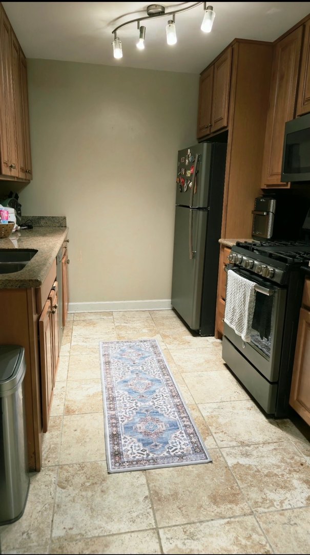 1919 South Wolf Road, Unit 1119 Hillside, IL 60162 - Photo 6 of 7