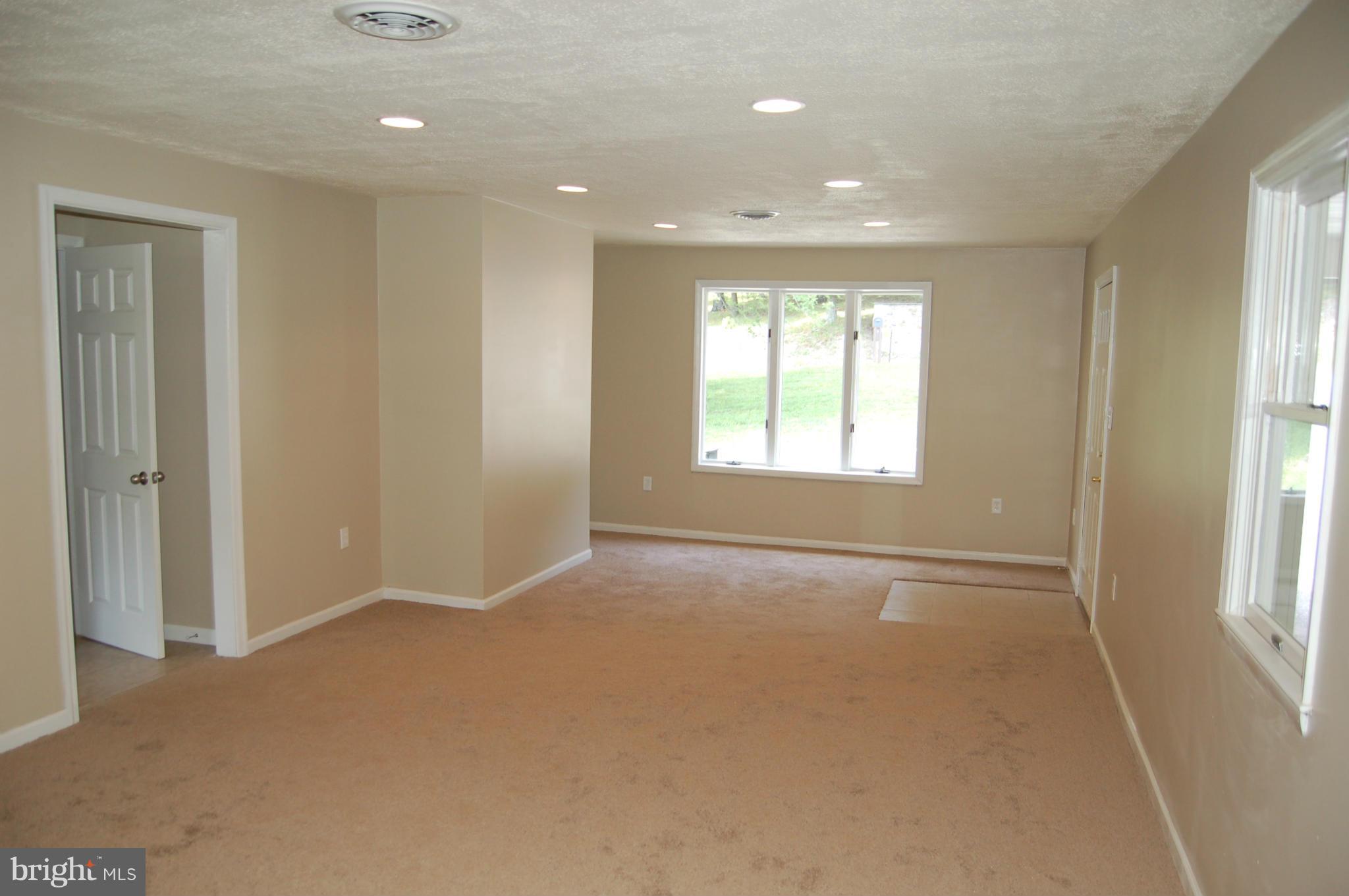 4957 Wentz Road Manchester, MD 21102 - Photo 16 of 30 Family Room