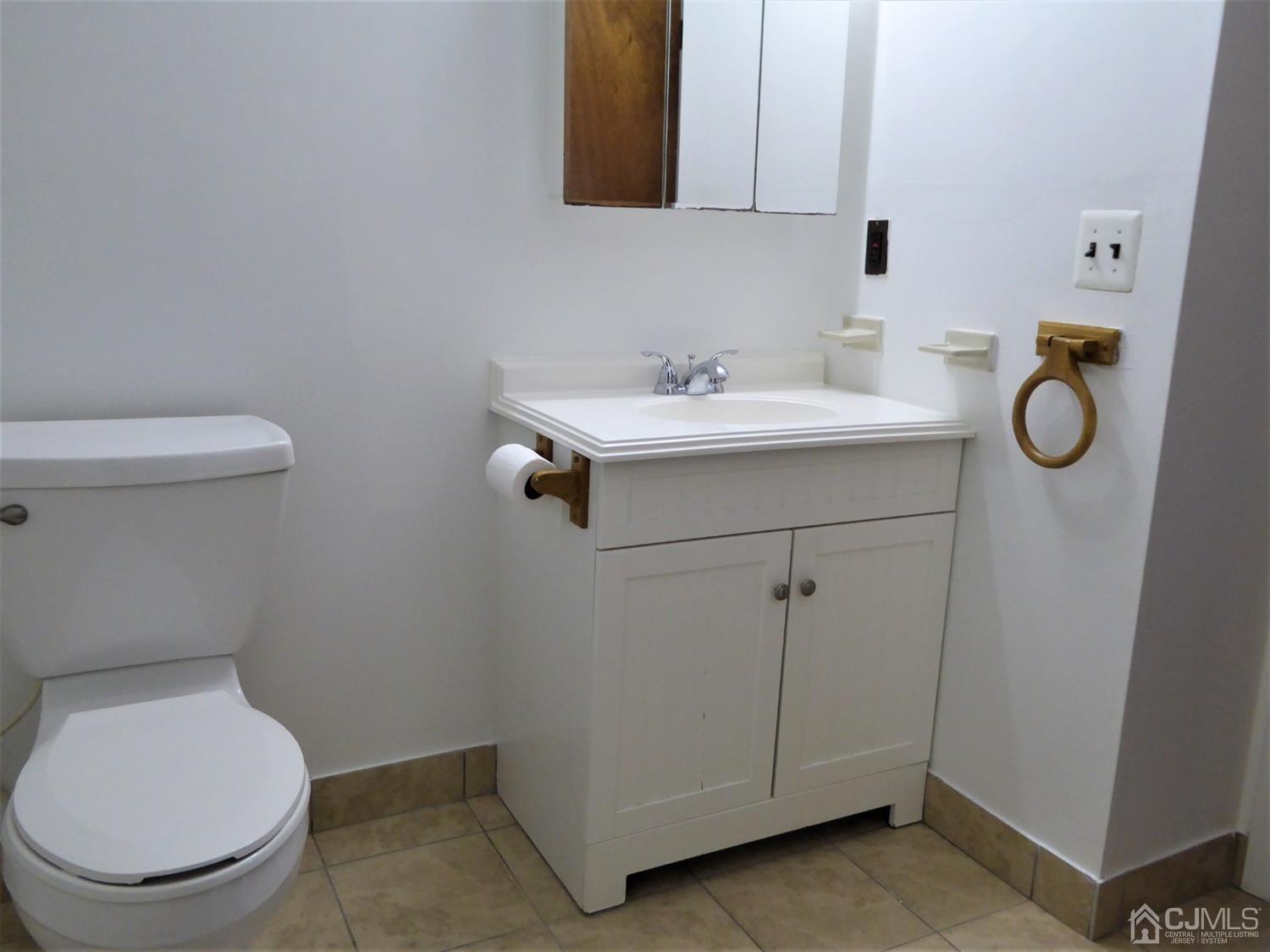 5306 Hana Road Edison, NJ 08817 - Photo 16 of 31 Gallery Image 16