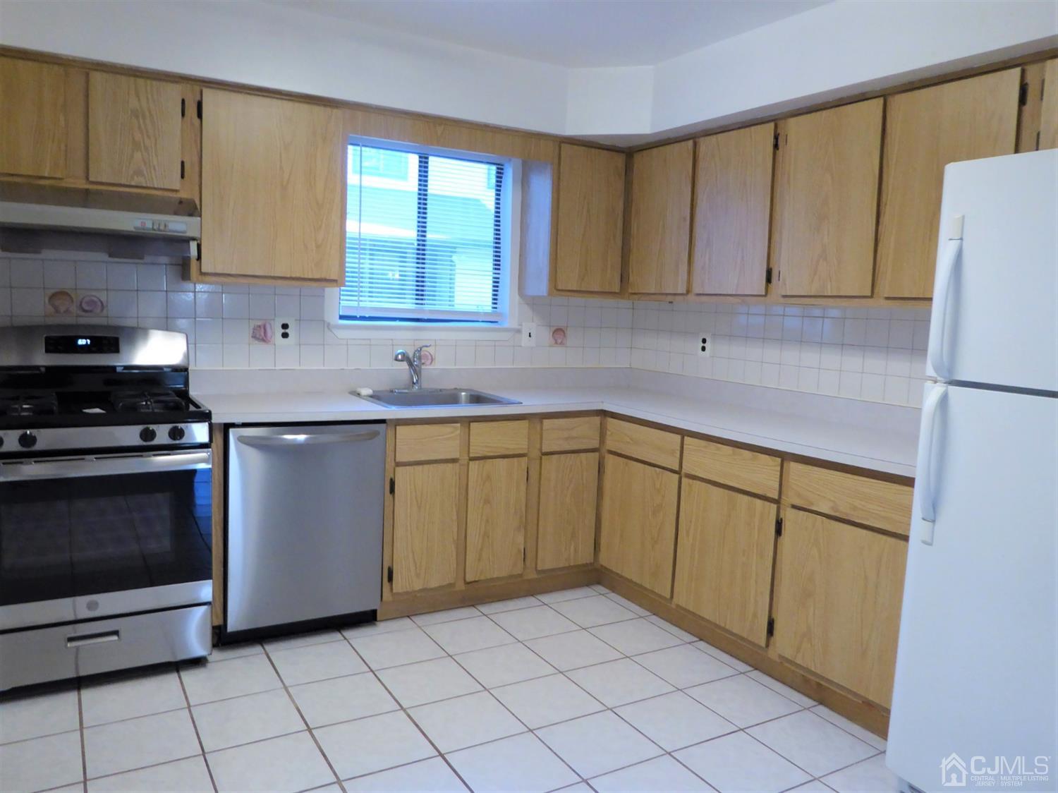 5306 Hana Road Edison, NJ 08817 - Photo 4 of 31 Gallery Image 4