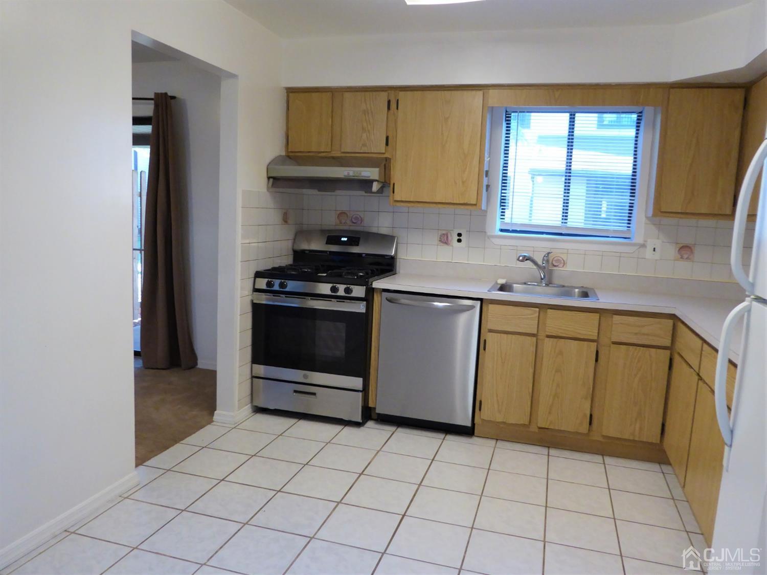 5306 Hana Road Edison, NJ 08817 - Photo 5 of 31 Gallery Image 5