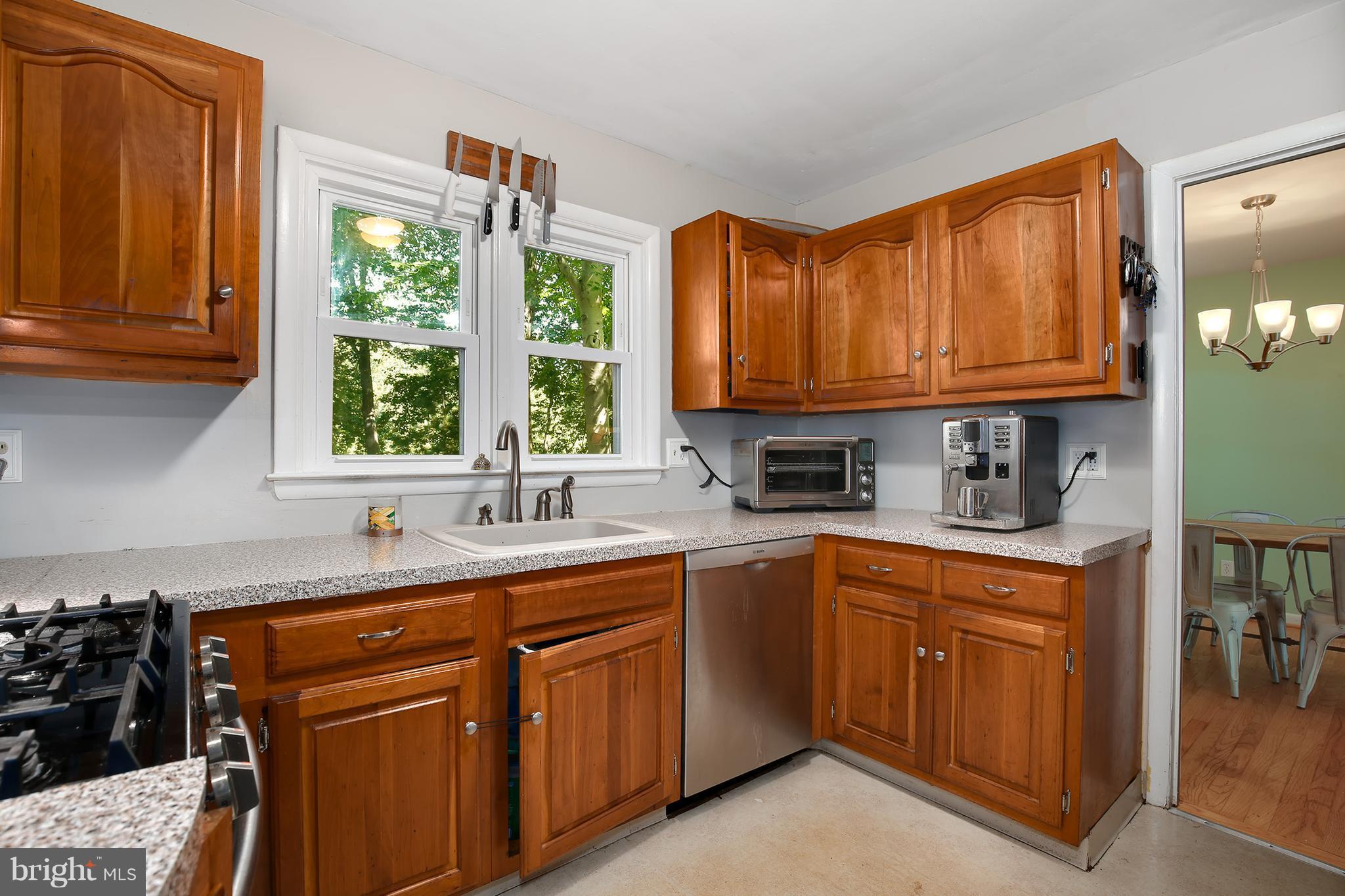 4814 Rollingtop Road Ellicott City, MD 21043 - Photo 2 of 16 Kitchen