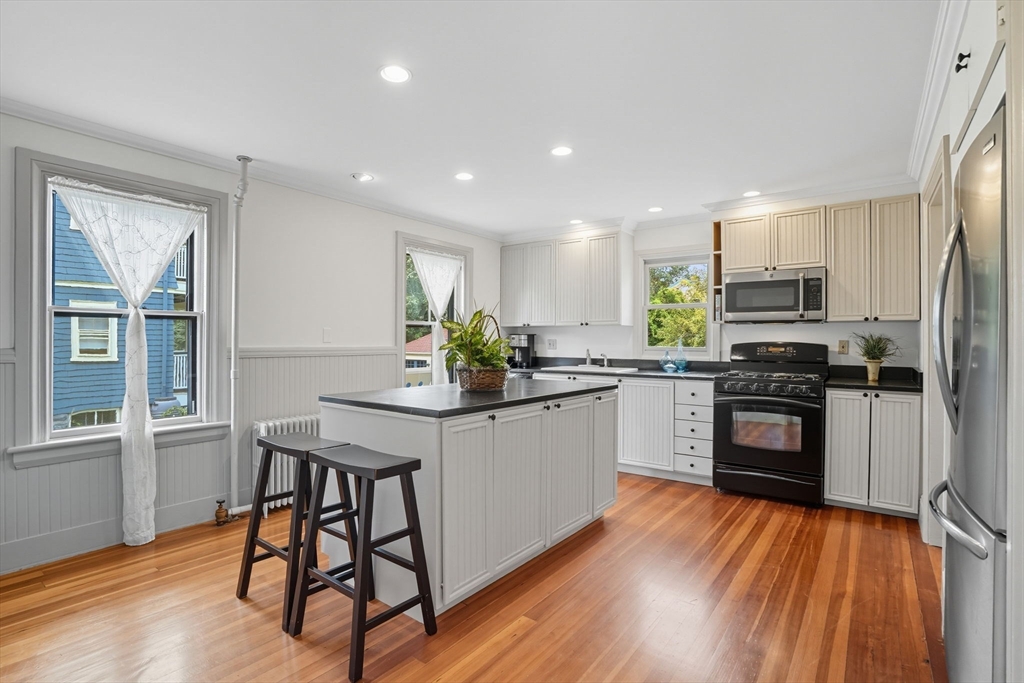 69 Ocean Street Boston, MA 02124 - Photo 11 of 40