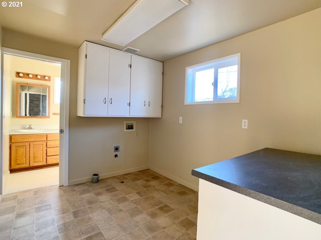 2610 Stratford Street Eugene, OR 97404 - Photo 12 of 28