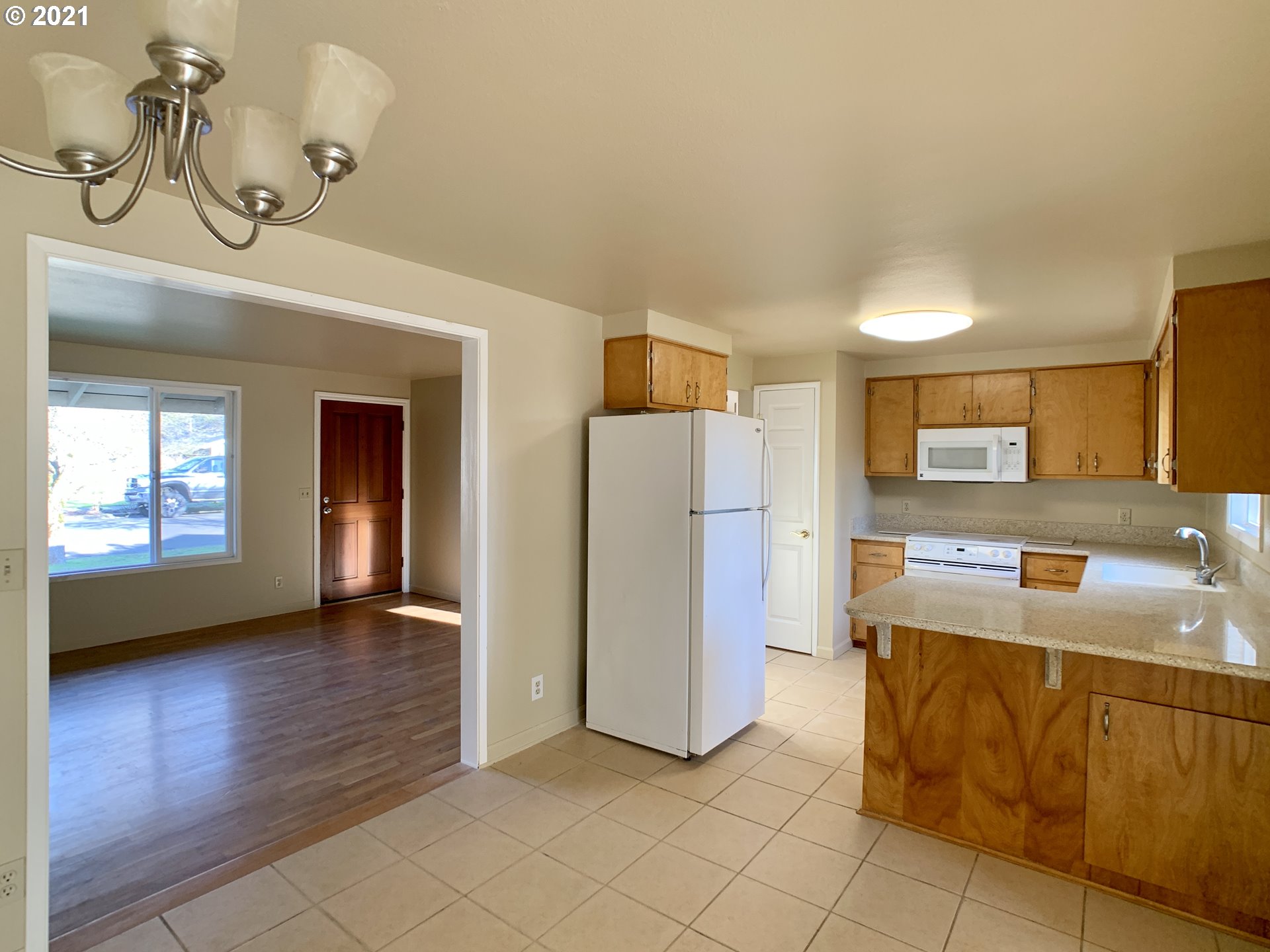 2610 Stratford Street Eugene, OR 97404 - Photo 6 of 28
