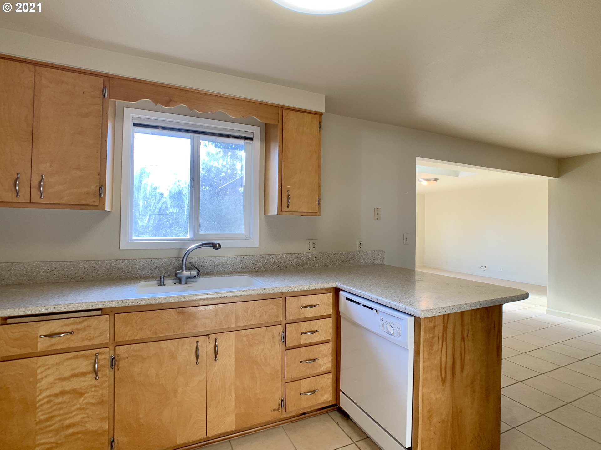 2610 Stratford Street Eugene, OR 97404 - Photo 9 of 28