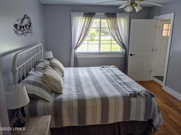 $2,200 | 710 Ribaut Road, Beaufort, SC 29902