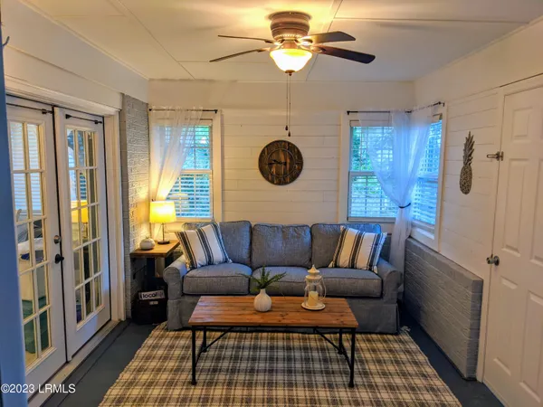 $2,200 | 710 Ribaut Road, Beaufort, SC 29902