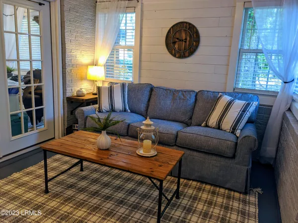 $2,200 | 710 Ribaut Road, Beaufort, SC 29902