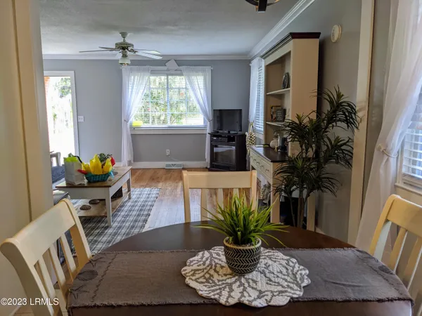 $2,200 | 710 Ribaut Road, Beaufort, SC 29902