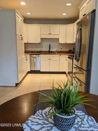 $2,200 | 710 Ribaut Road, Beaufort, SC 29902
