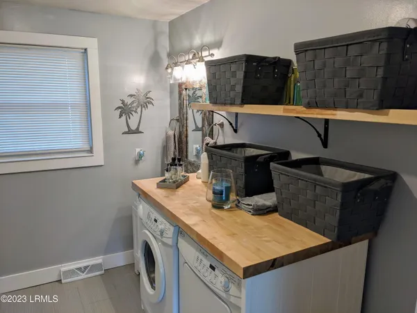 $2,200 | 710 Ribaut Road, Beaufort, SC 29902