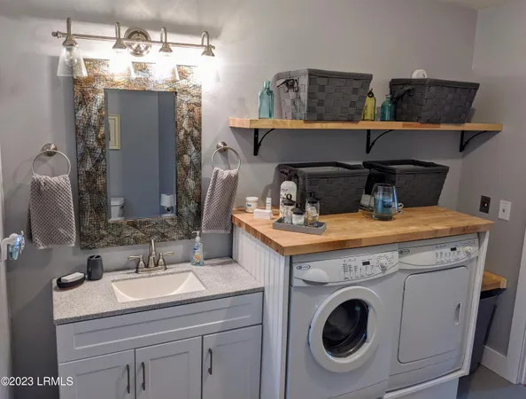 $2,200 | 710 Ribaut Road, Beaufort, SC 29902