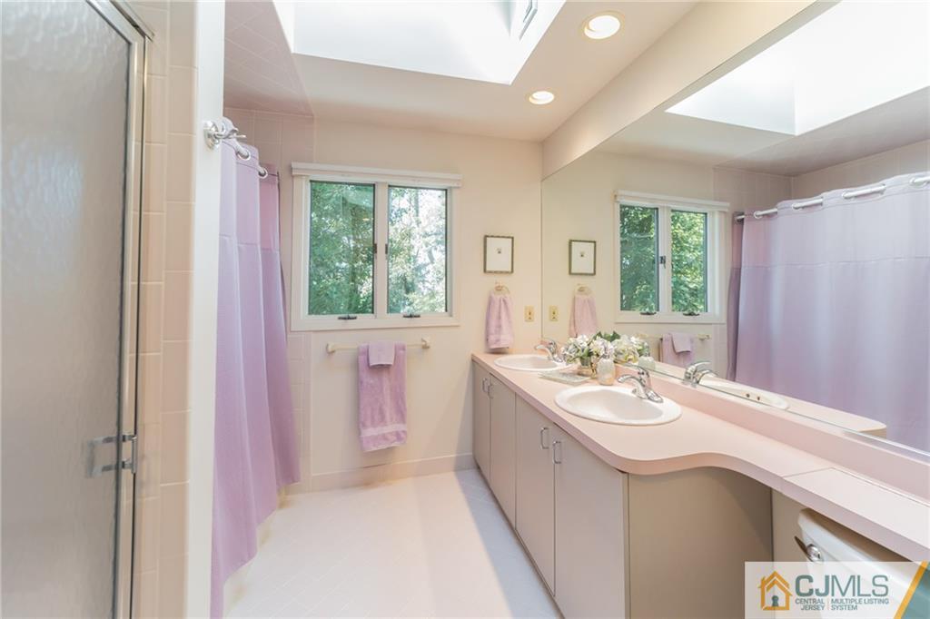 18 Cherokee Road East Brunswick, NJ 08816 - Photo 27 of 36 Gallery Image 27