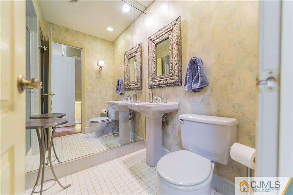 18 Cherokee Road East Brunswick, NJ 08816 - Photo 10 of 36 Gallery Image 10