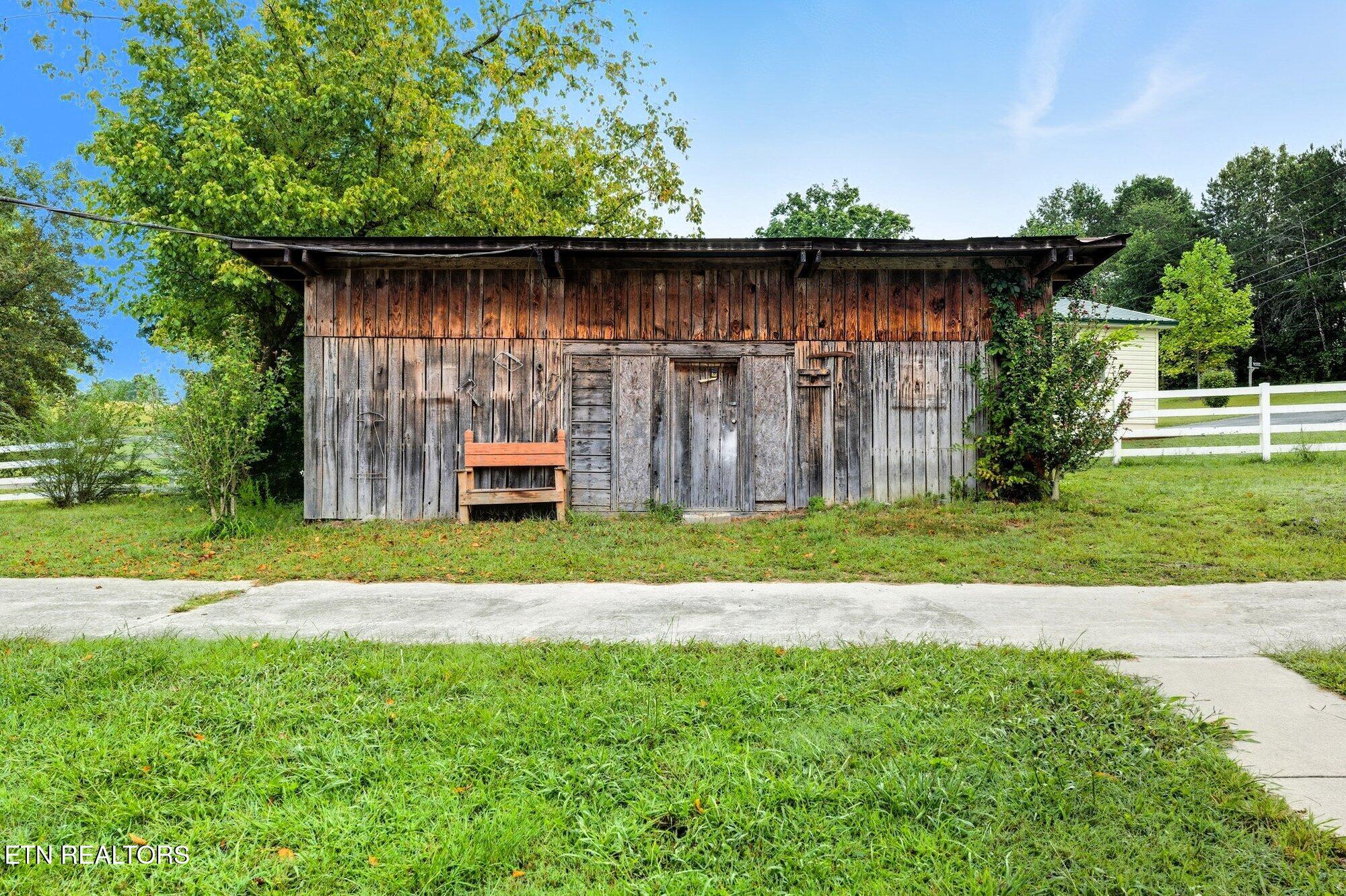 2512 Clearwater Road Athens, TN 37303 - Photo 20 of 34 2512-Clearwater-Rd-Athens-TN-21