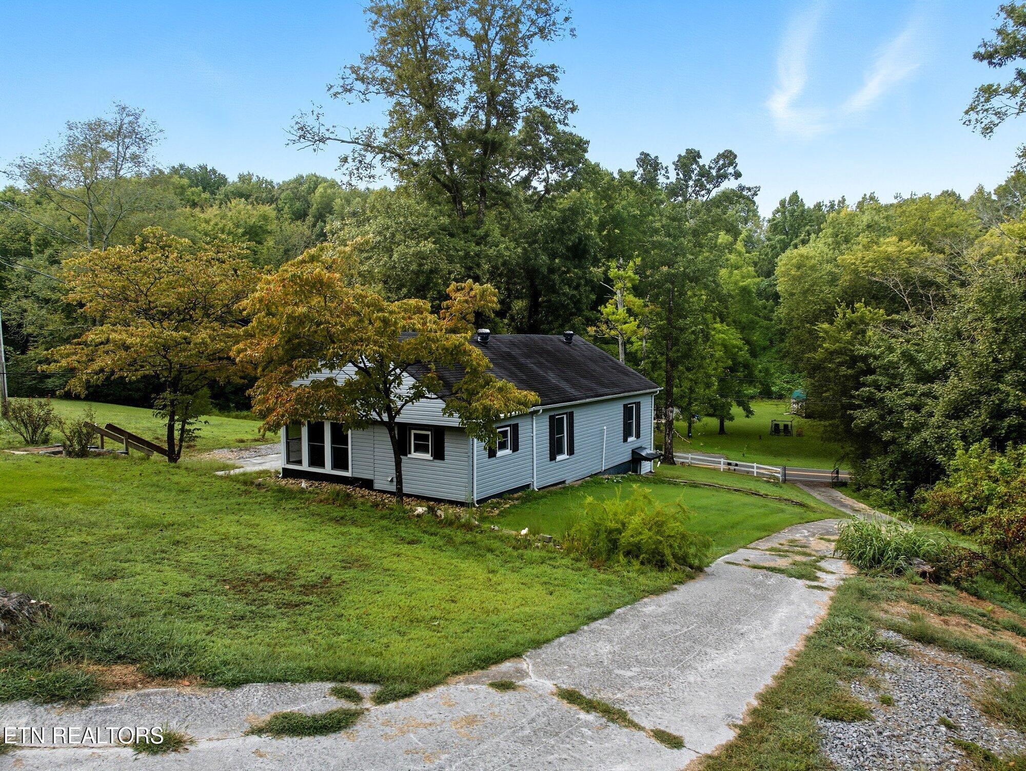 2512 Clearwater Road Athens, TN 37303 - Photo 3 of 34 2512-Clearwater-Rd-Athens-TN-3
