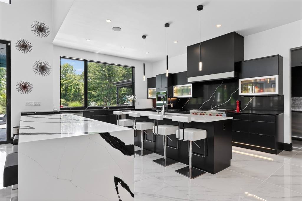 556 Middle Road Boxborough, MA 01719 - Photo 17 of 41