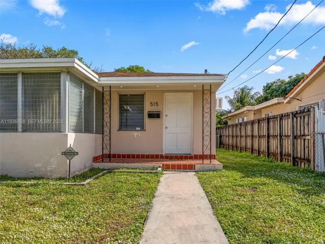 $2,800 | 515 Southwest 63rd Avenue, Unit 515, Miami, FL 33144