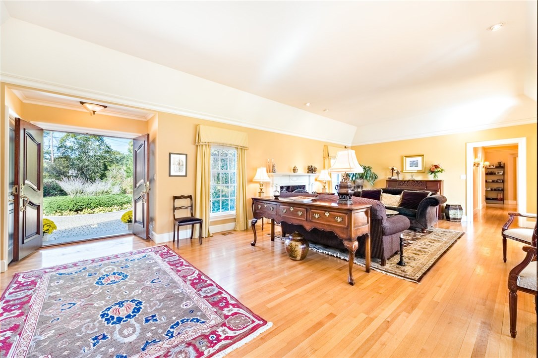 500 Washington Road Barrington, RI 02806 - Photo 5 of 33 Gallery Image 5
