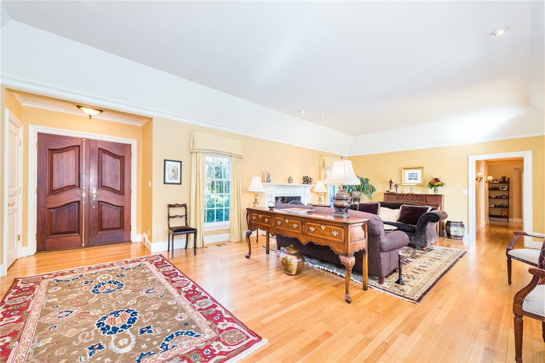 500 Washington Road Barrington, RI 02806 - Photo 6 of 33 Gallery Image 6