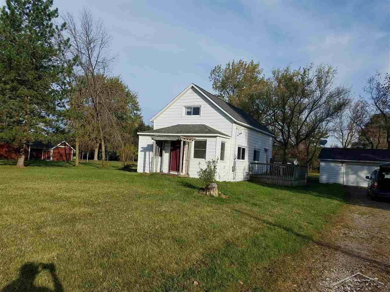 9694 Sarle Road Freeland, MI 48623 - Photo 1 of 13 31333825.JPG