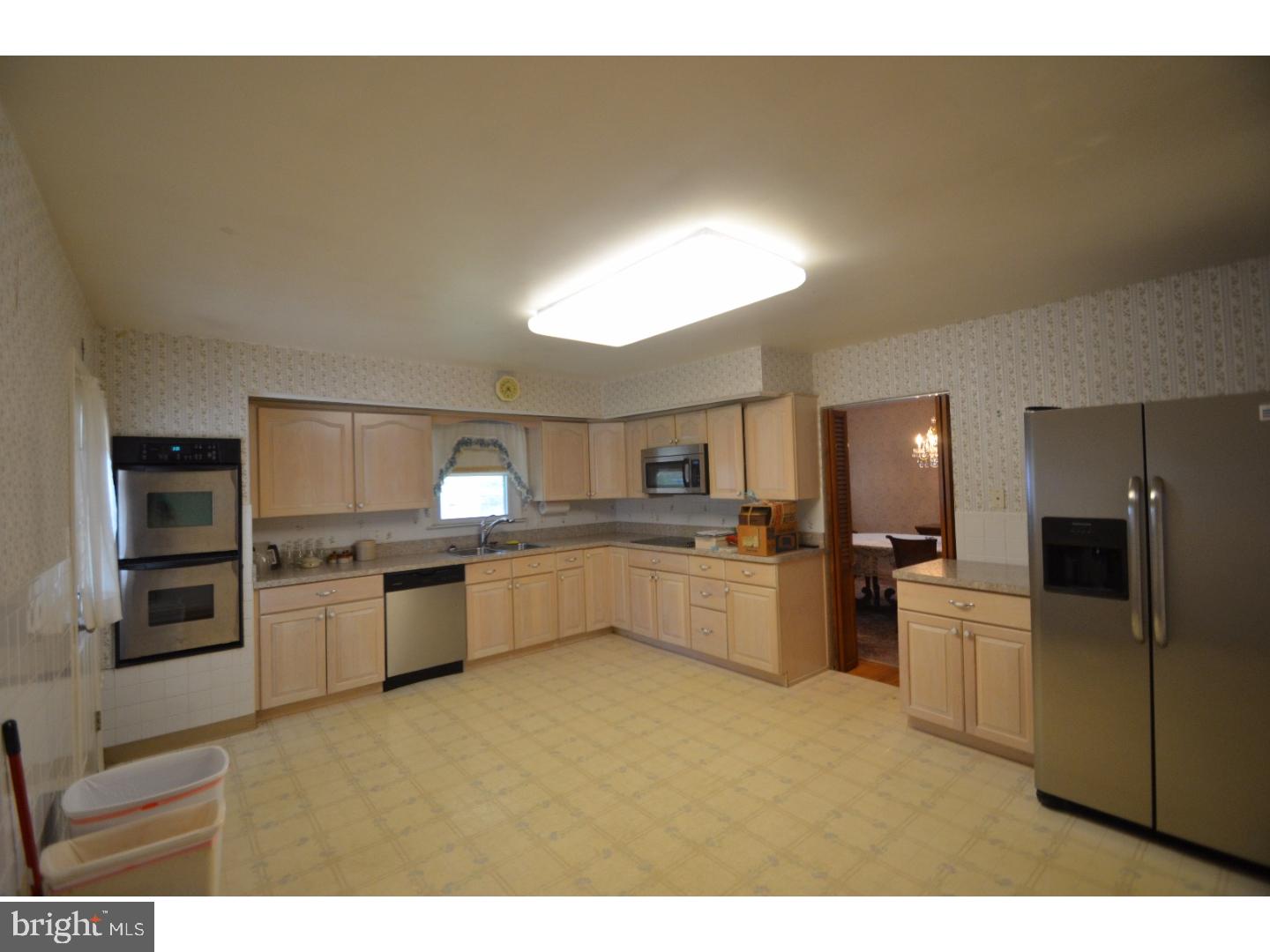 4265 Morris Road Hatboro, PA 19040 - Photo 2 of 15 Kitchen