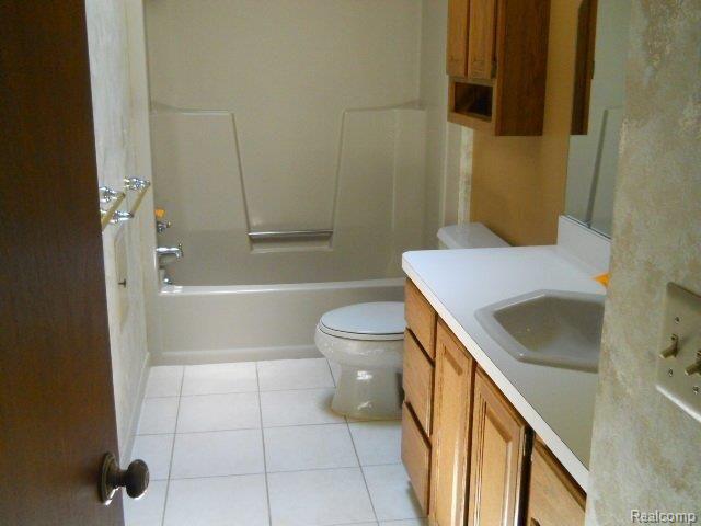 1959 Grace Avenue Rochester, MI 48309 - Photo 8 of 17 DSCN9072.JPG