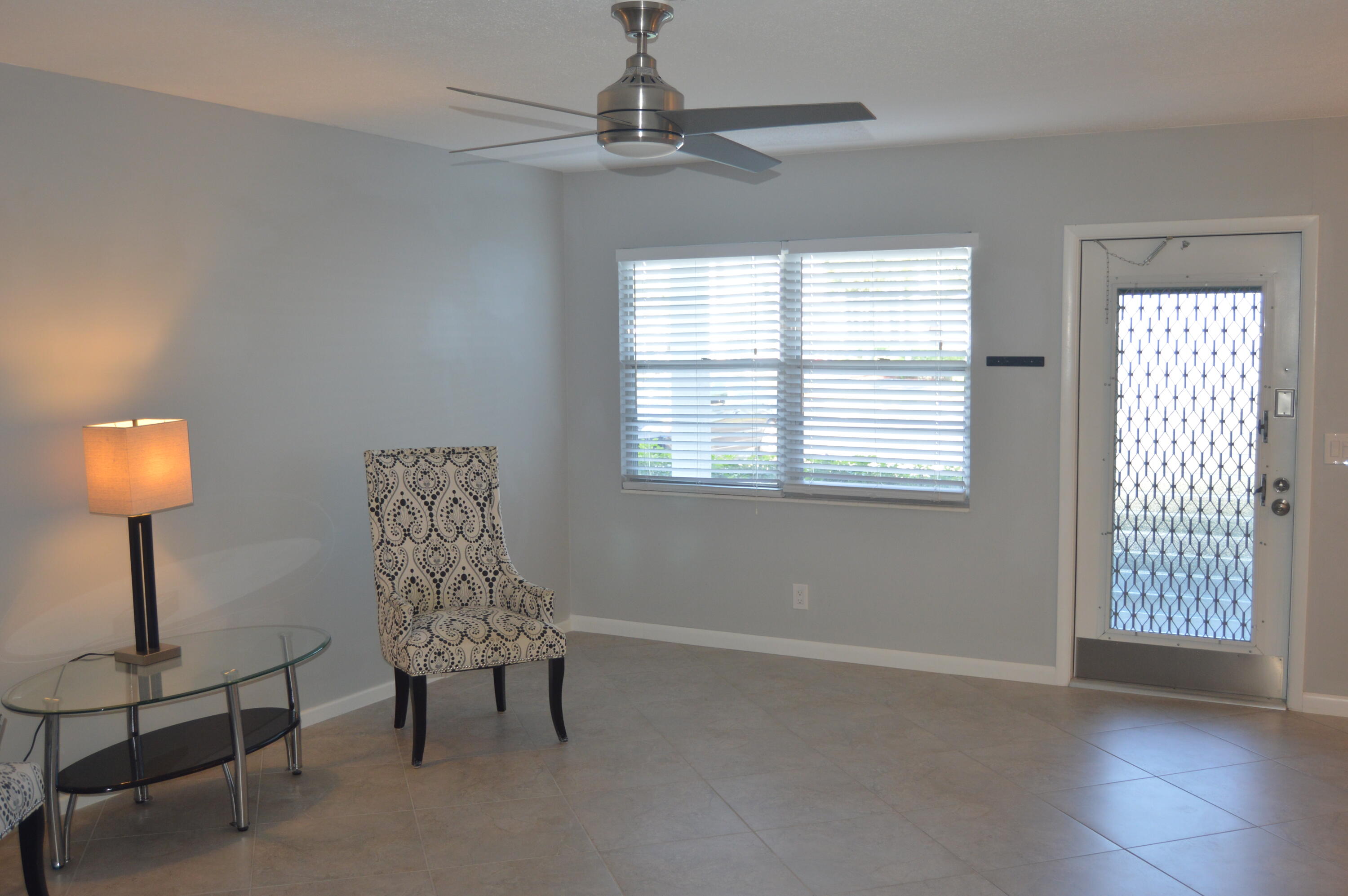 1027 Exeter, Unit 1027 Boca Raton, FL 33434 - Photo 6 of 37 DSC_0011