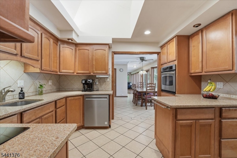 1352 Crim Road Bridgewater, NJ 08807 - Photo 10 of 34