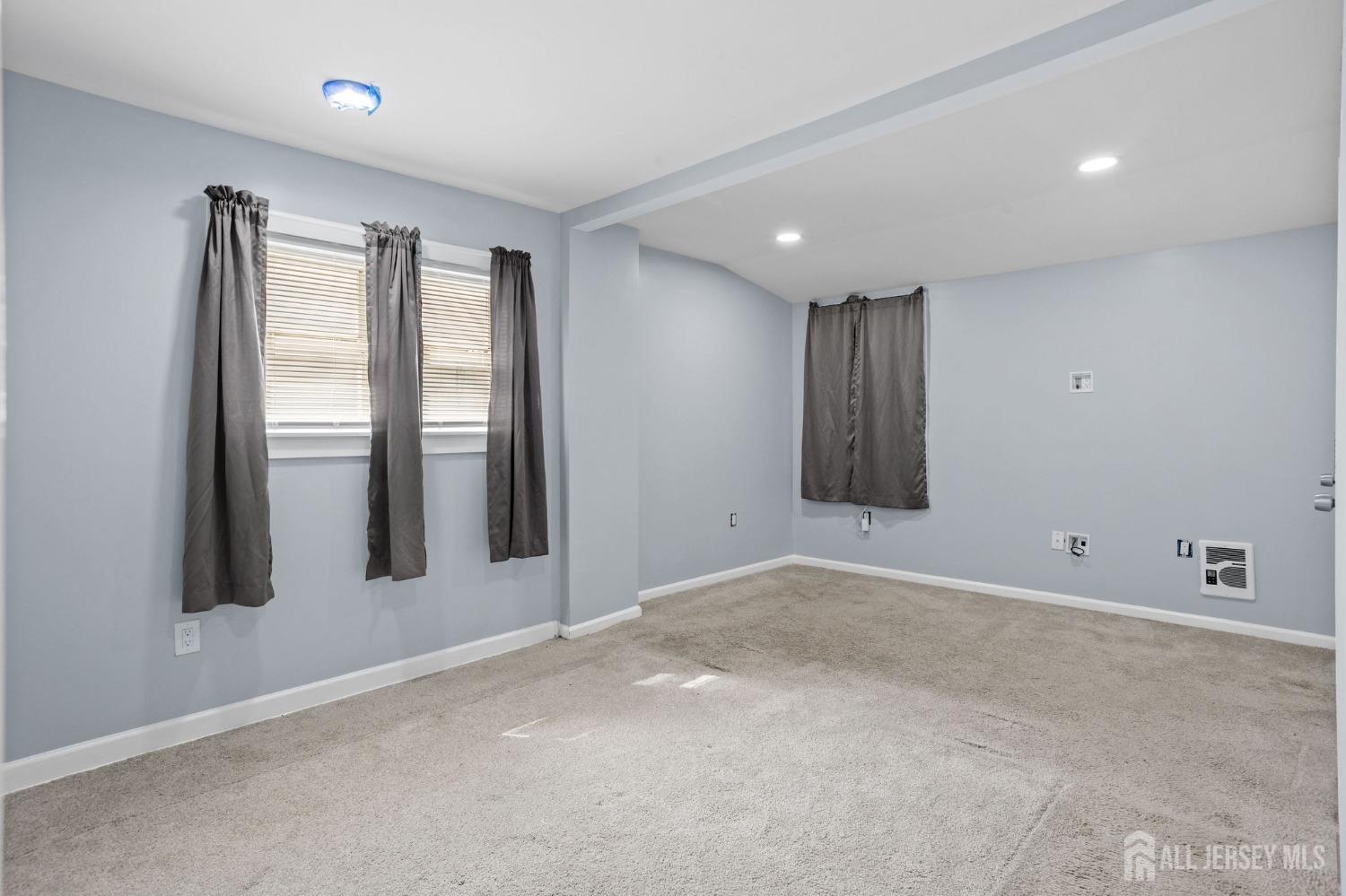 47 Harrison Avenue Edison, NJ 08837 - Photo 15 of 33