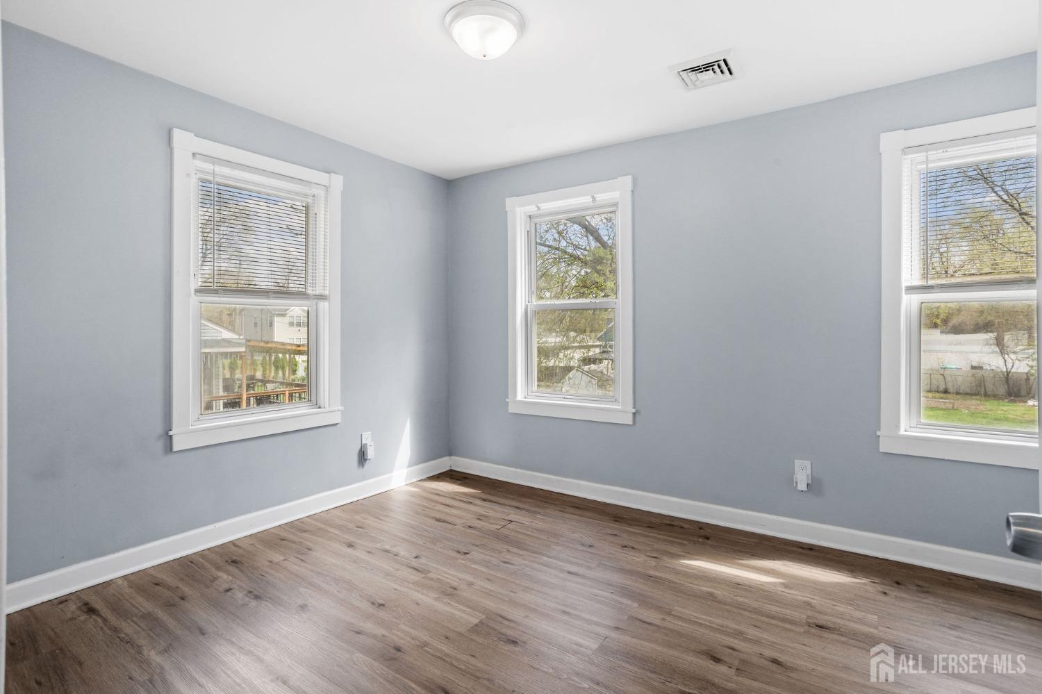 47 Harrison Avenue Edison, NJ 08837 - Photo 17 of 33