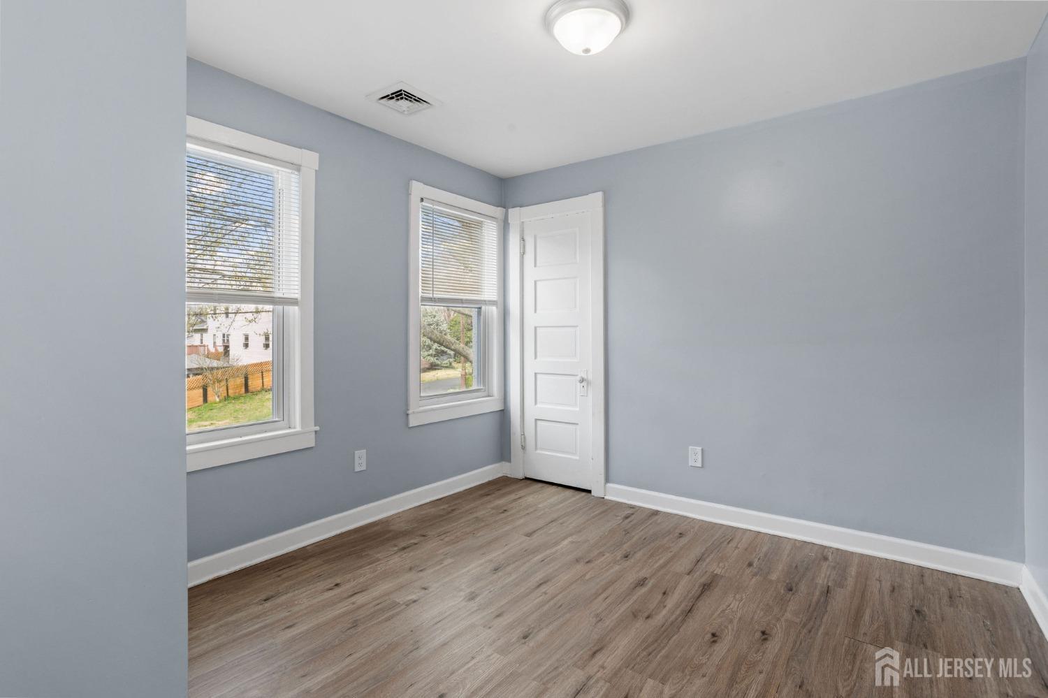 47 Harrison Avenue Edison, NJ 08837 - Photo 21 of 33