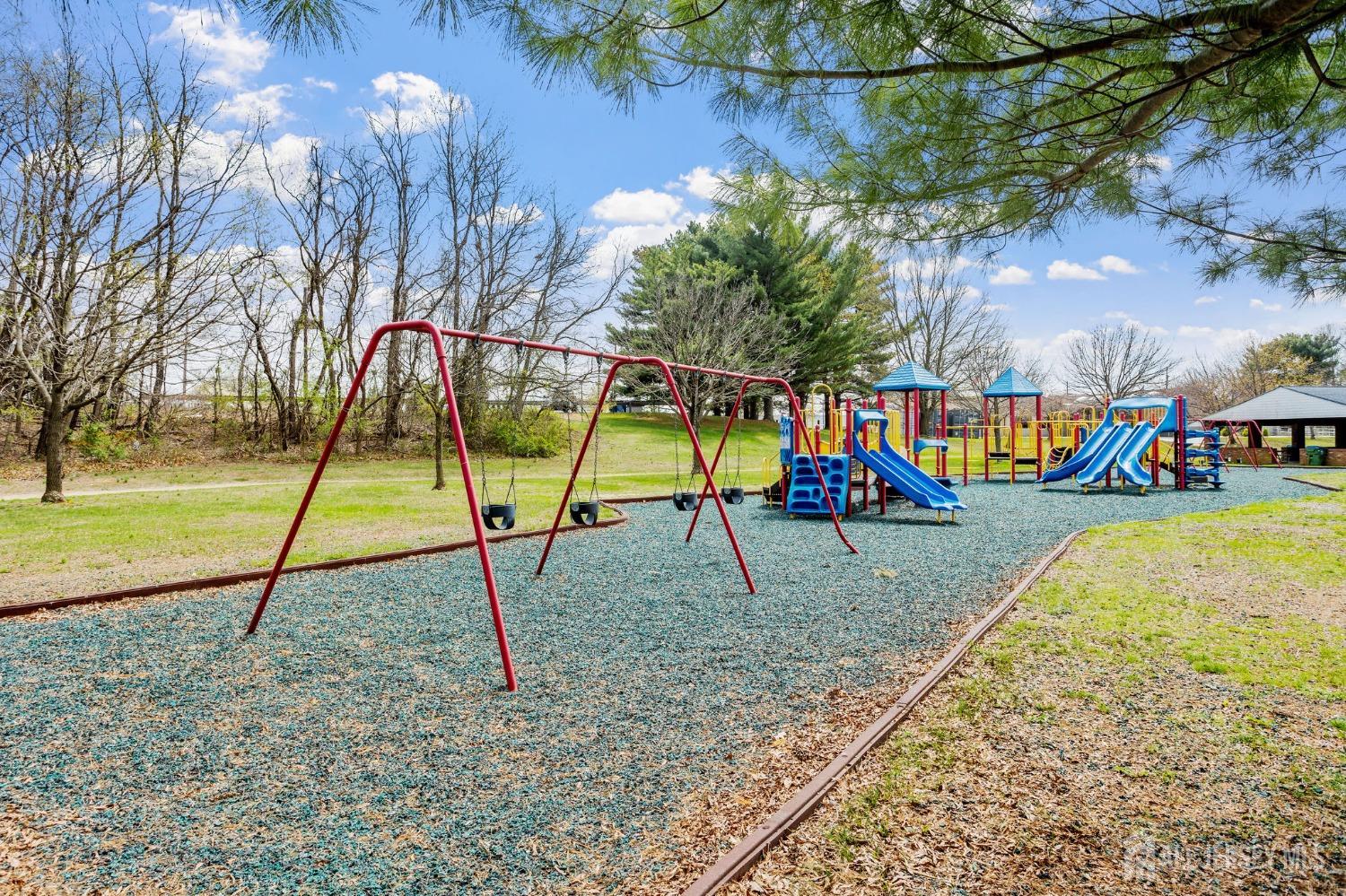 47 Harrison Avenue Edison, NJ 08837 - Photo 29 of 33