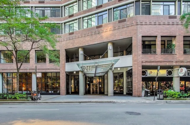 $3,300 | 211 East Ohio Street, Unit 1003, Chicago, IL 60611